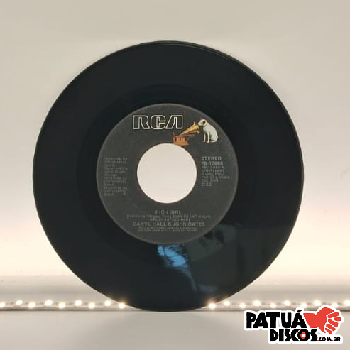 Daryl Hall & John Oates - Rich Girl - 7"